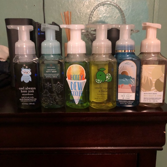 NWT Bath & Body Works 6 Pc Foaming Hand Soap - Picture 7 of 8